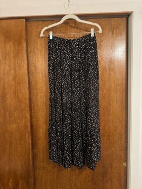 Black Pleated Floral Maxi Skirt
